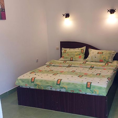Hotel Vila Leonard Costinesti Esterno foto