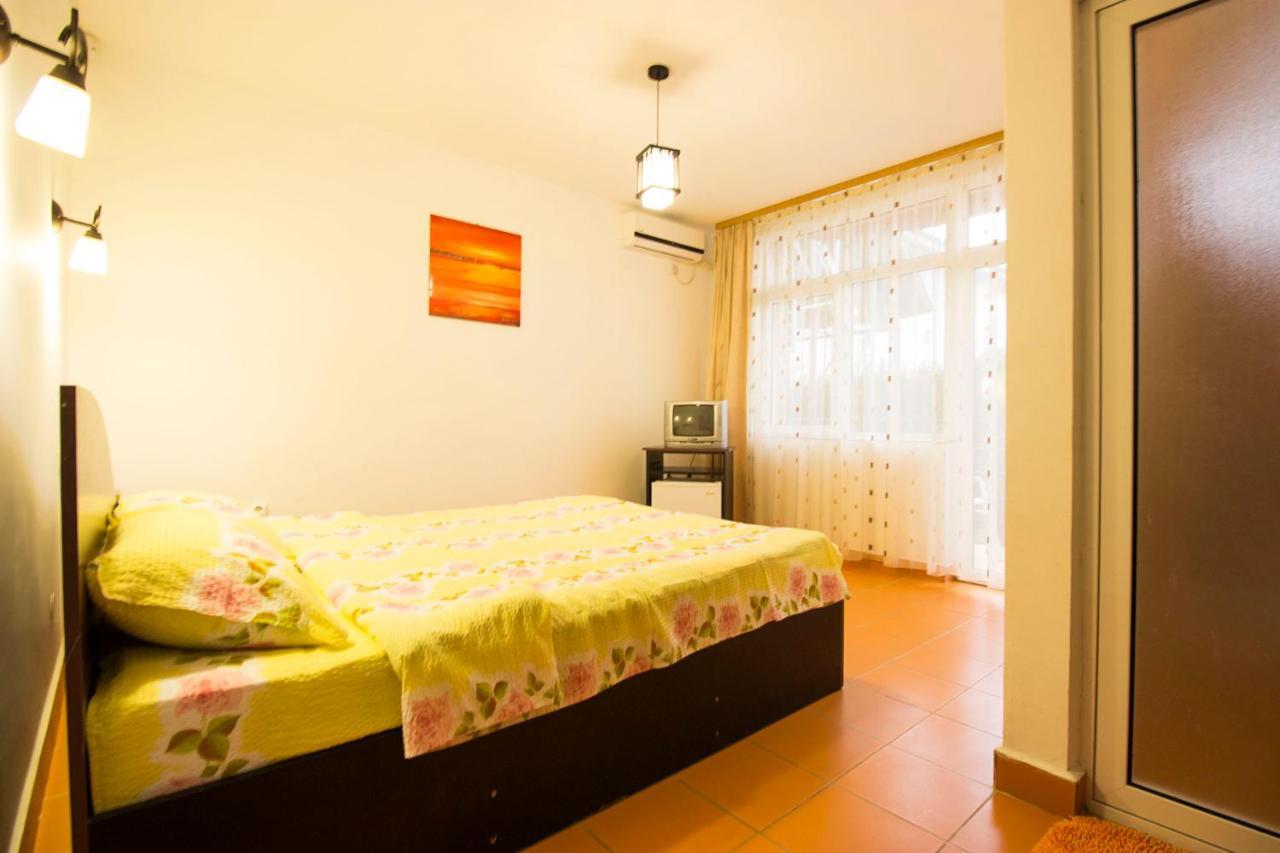 Hotel Vila Leonard Costinesti Esterno foto
